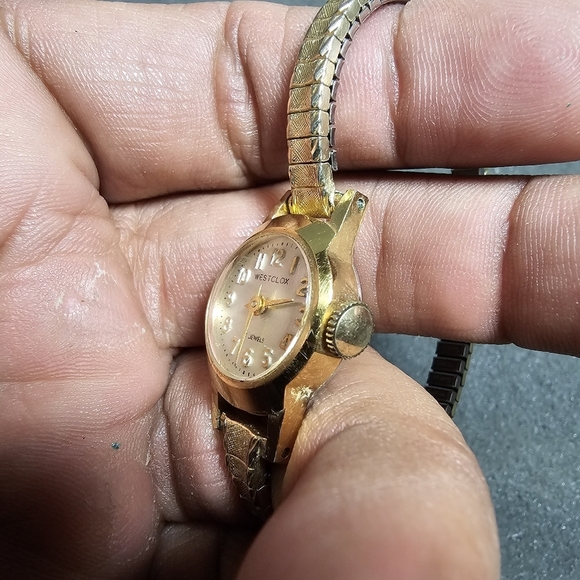 Vintage Westclox Ladies Cocktail Mechanical Wind Watch Gold Tone Working *flawed - Picture 4 of 9